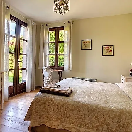Le Clos De L'ermitage Bed & Breakfast